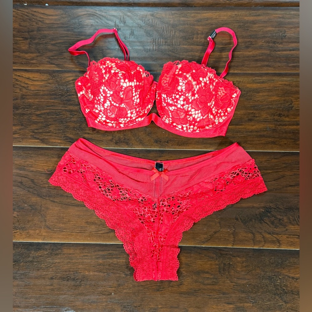 Victorias Secret Very Sexy Bra Panty Set Red Lined Balconet 32D Bra Small Cheeky